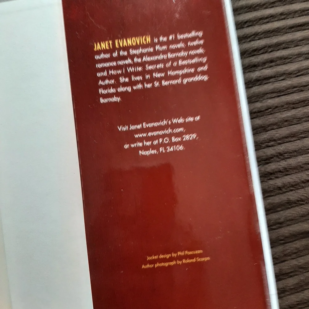 Finger Lickin Fifteen Hardcover by Janet Evanovich book